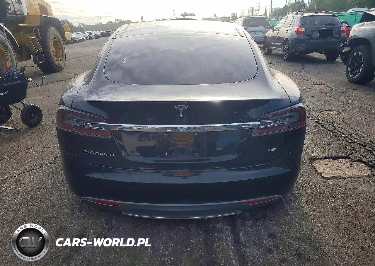2013 Tesla Model S VIN:5YJSA1CN9DFP16180 - 6