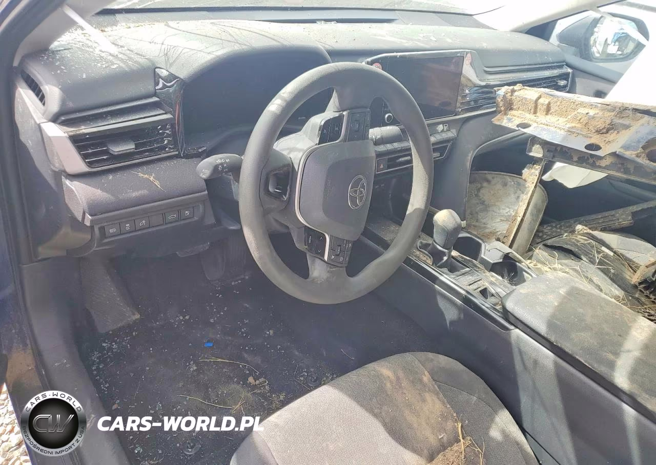 2026 Toyota Camry Le VIN:4T1DAACK6TU266827 - 8