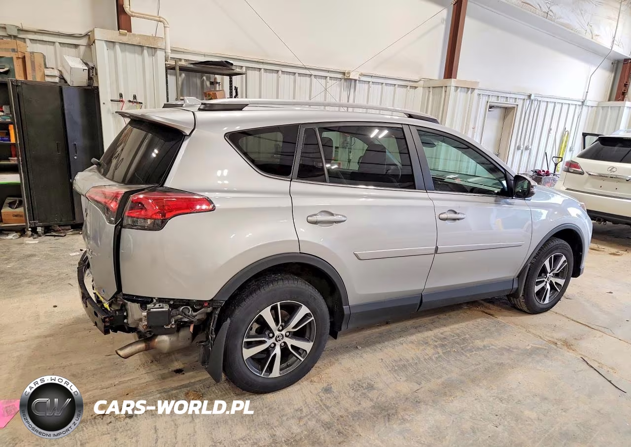 2017 Toyota Rav4 Xle VIN:2T3RFREVXHW559528 - 3