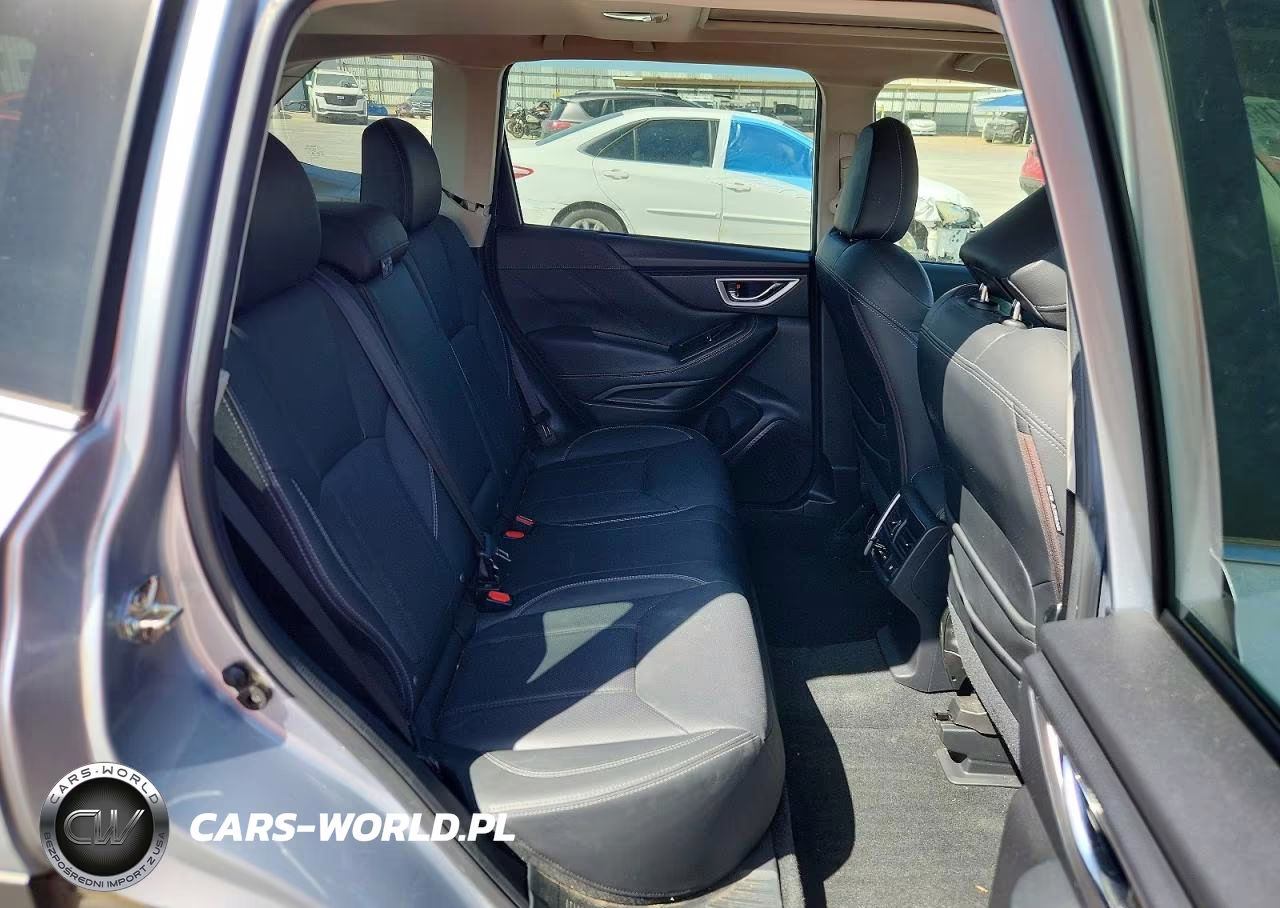 2019 Subaru Forester Touring VIN:JF2SKAWC0KH445578 - 11