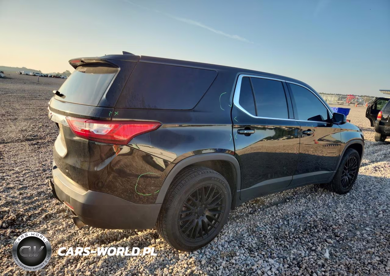 2018 Chevrolet Traverse Ls VIN:1GNERFKW2JJ121101 - 3