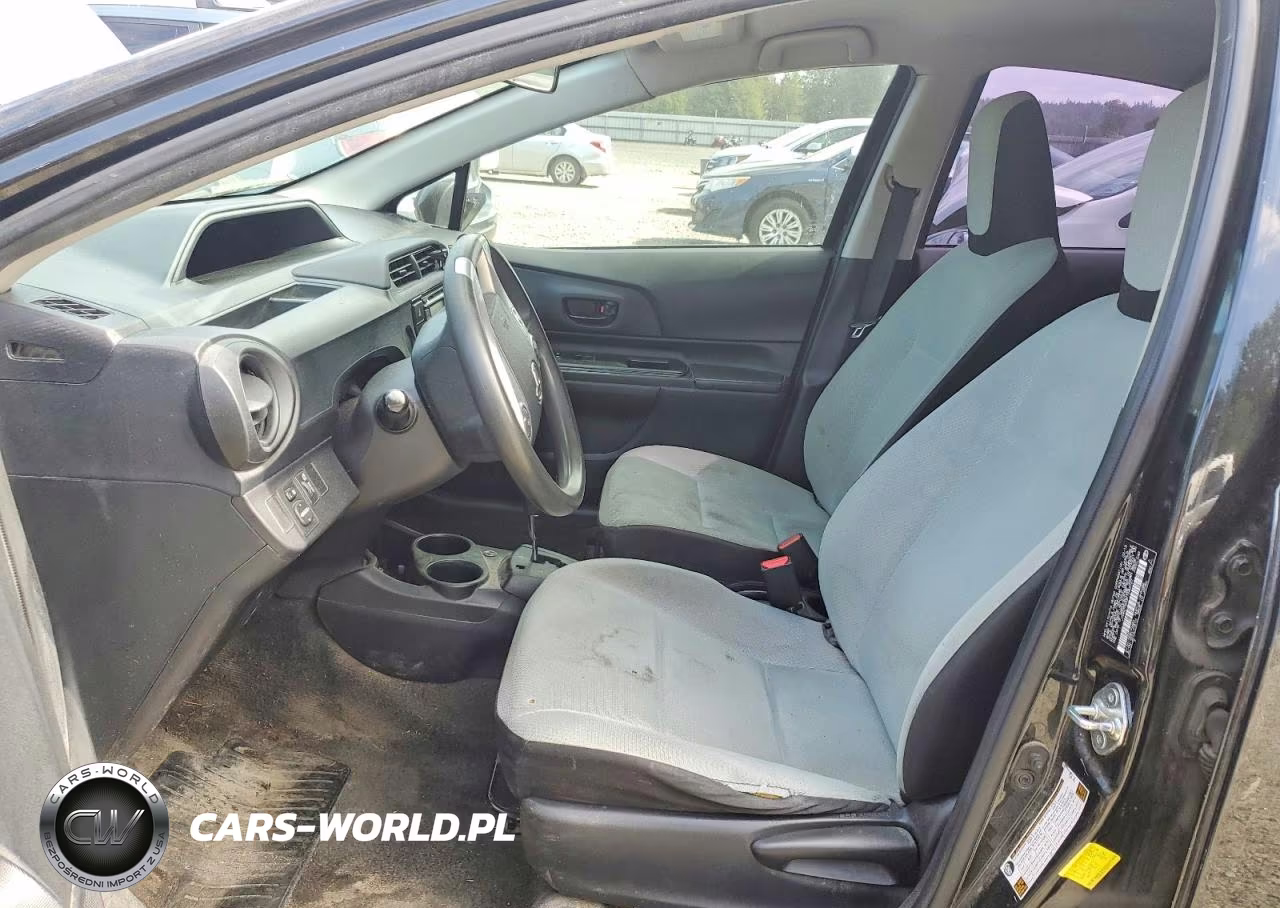 2015 Toyota Prius C One VIN:JTDKDTB33F1583737 - 7
