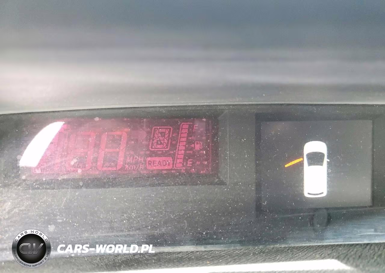 2015 Toyota Prius C One VIN:JTDKDTB33F1583737 - 9