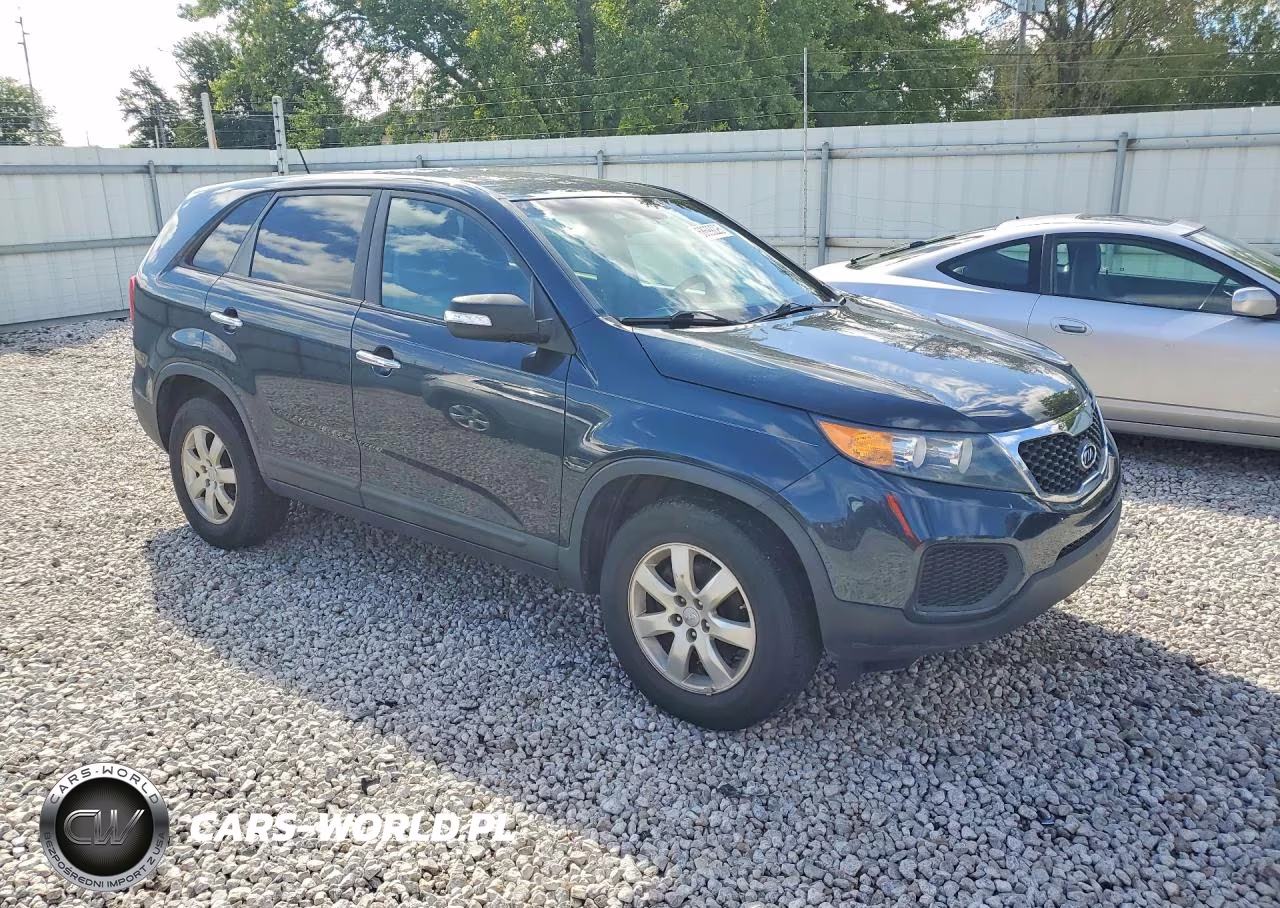 2013 Kia Sorento Lx VIN:5XYKT3A12DG344633 - 4
