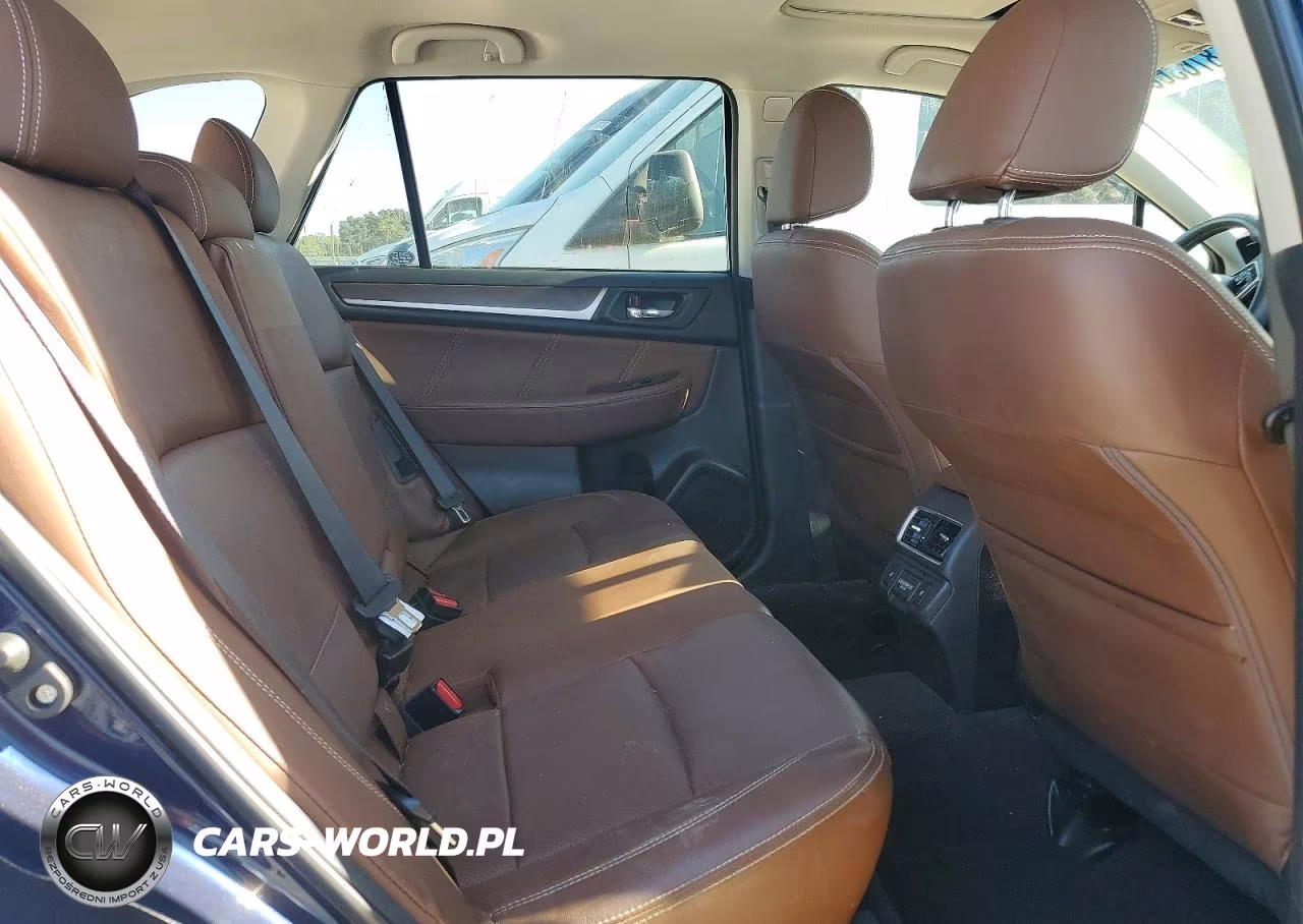 2018 Subaru Outback Touring VIN:4S4BSATC7J3221556 - 11