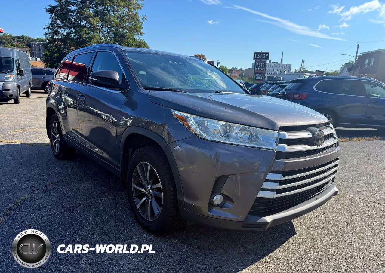2018 Toyota Highlander Xle VIN:5TDJZRFH4JS523113 - 4