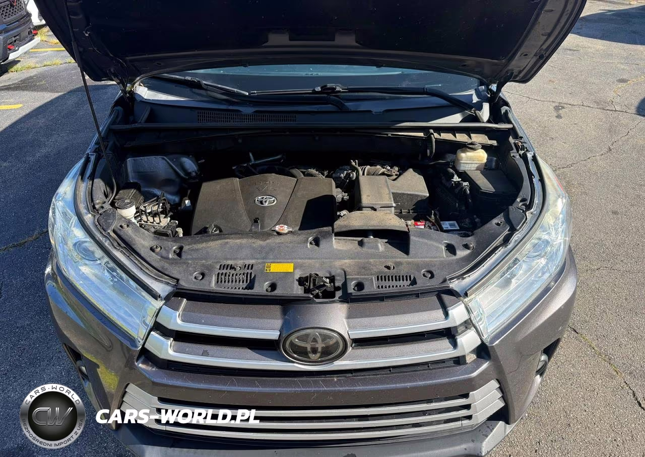 2018 Toyota Highlander Xle VIN:5TDJZRFH4JS523113 - 9