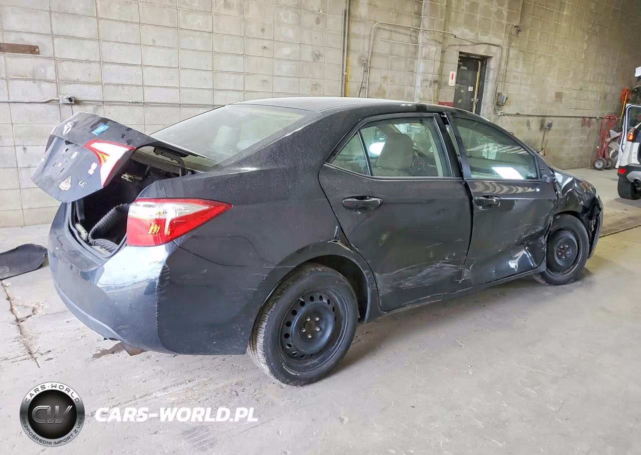 2015 Toyota Corolla Le VIN:5YFBURHE2FP252817 - 3