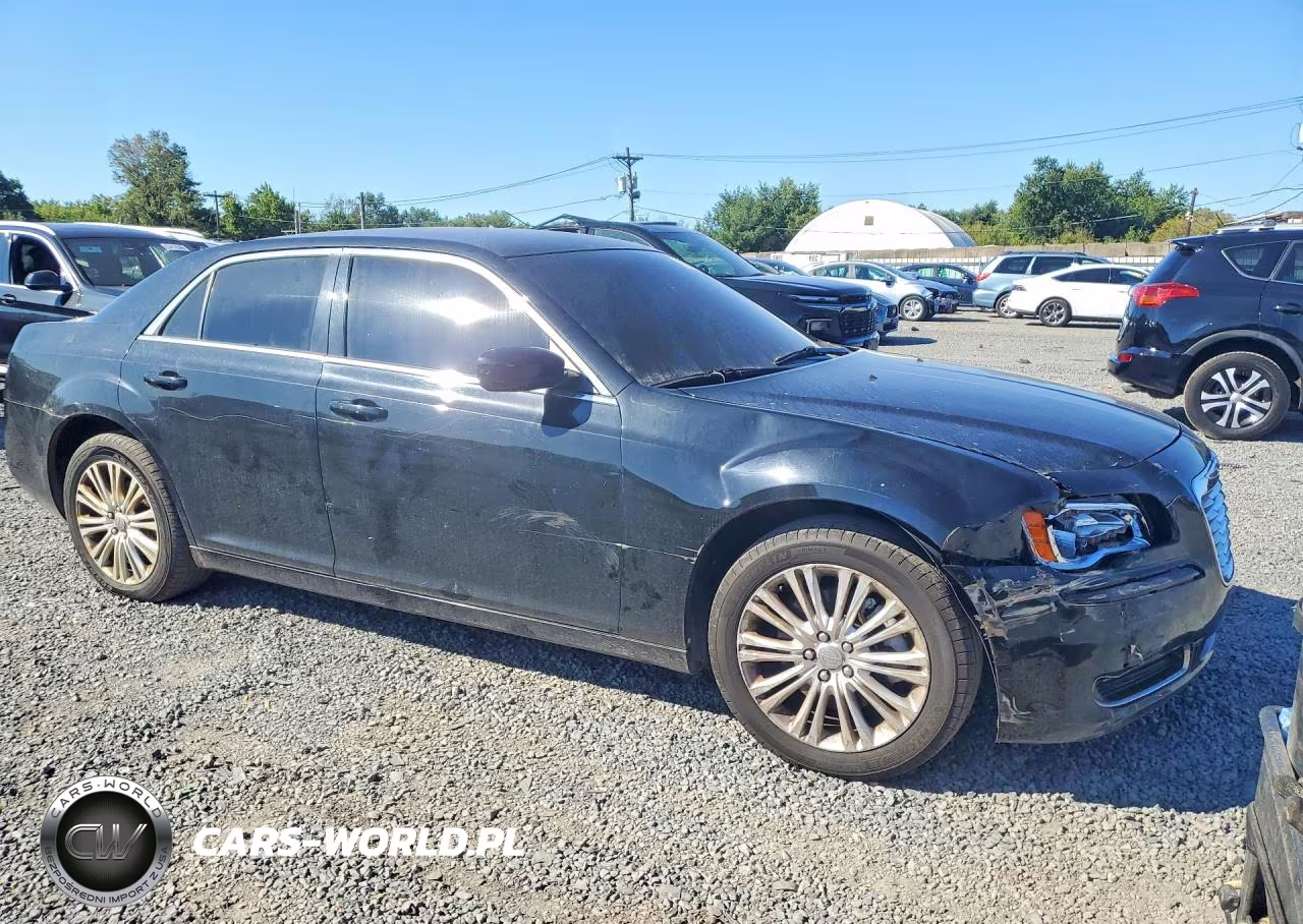 2014 Chrysler 300 VIN:2C3CCARG4EH381336 - 4