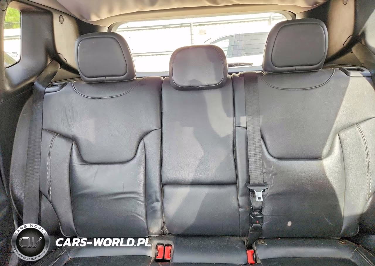 2016 Jeep Renegade Limited VIN:ZACCJBDT8GPD35165 - 10
