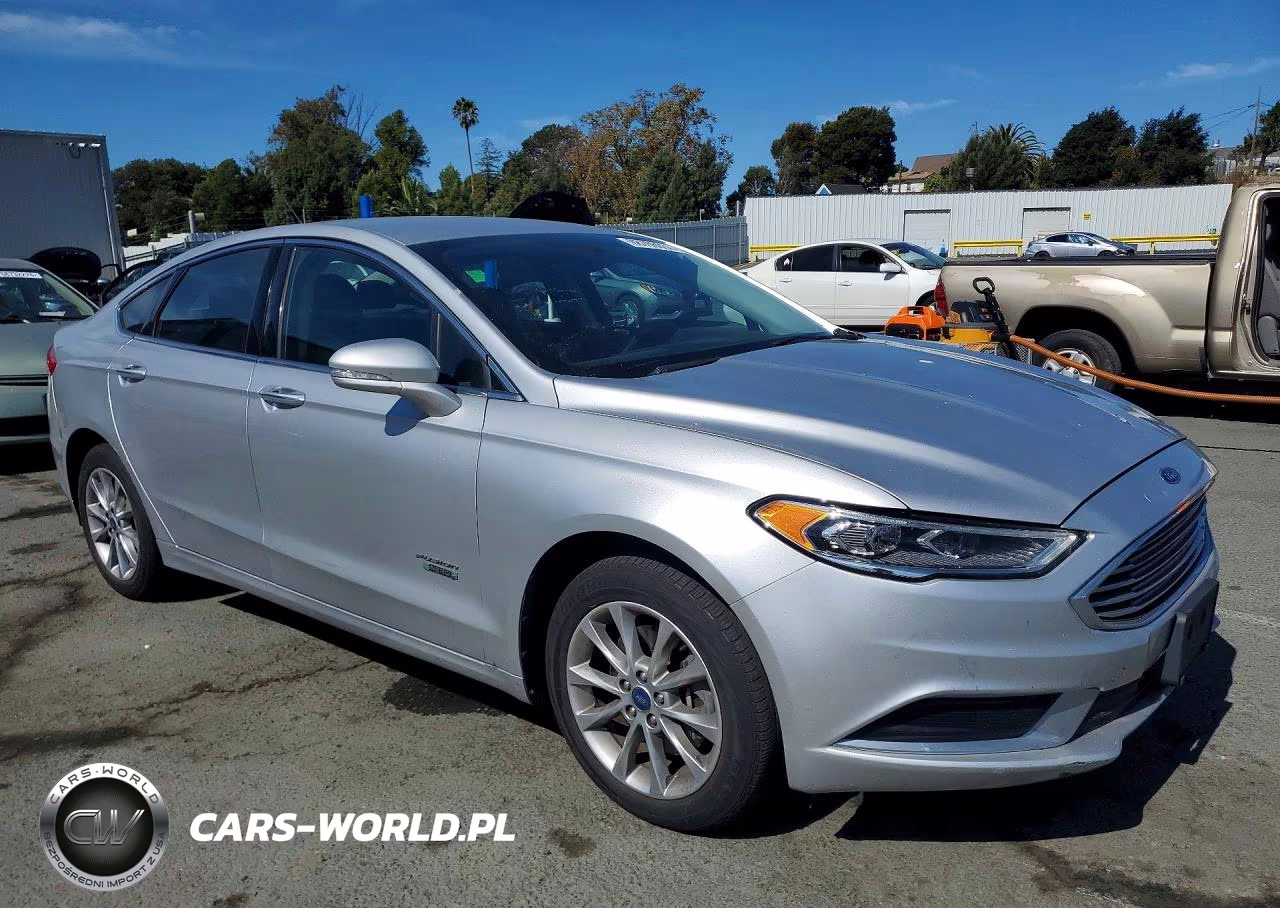 2018 Ford Fusion Se Phev VIN:3FA6P0PU1JR111050 - 4