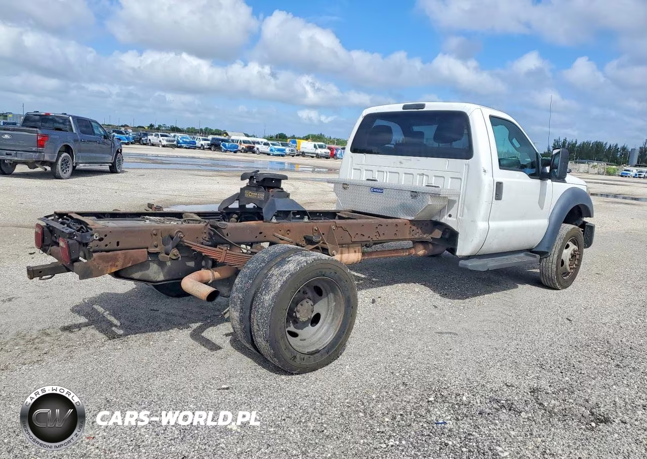 2015 Ford F550 Super Duty VIN:1FDUF5GY3FEA41044 - 3