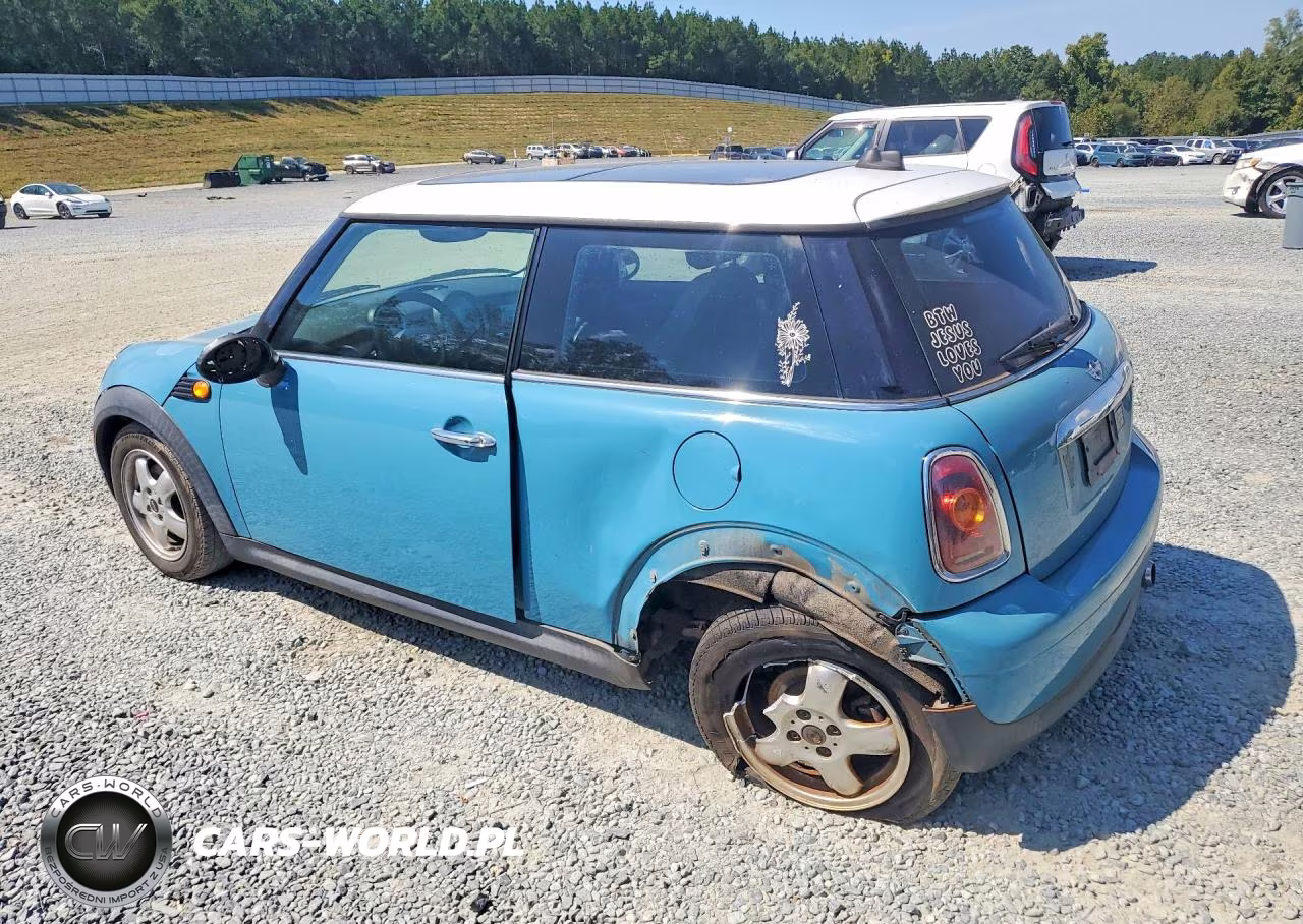 2009 Mini Cooper VIN:WMWMF33559TU74835 - 2