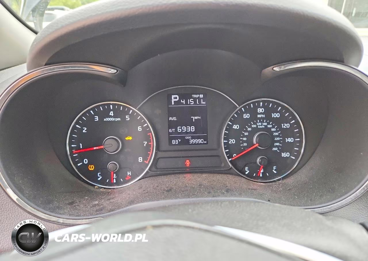 2018 Kia Forte Lx VIN:3KPFK4A76JE184196 - 9