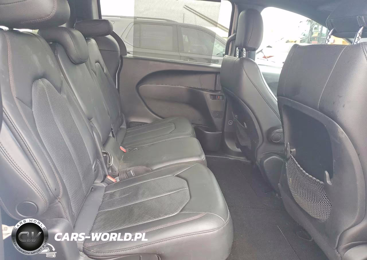 2020 Chrysler Pacifica Touring L VIN:2C4RC1BG1LR101993 - 11