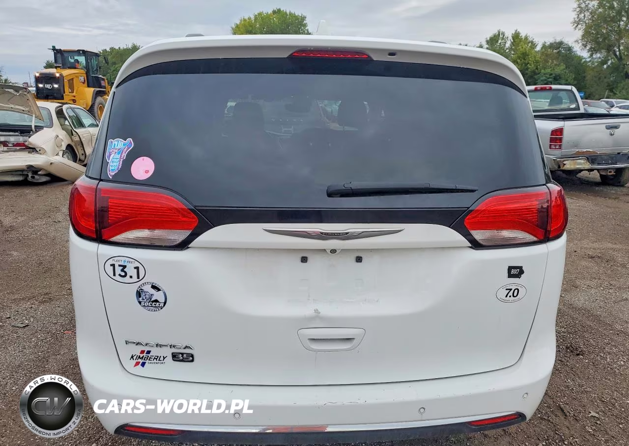 2020 Chrysler Pacifica Touring L VIN:2C4RC1BG1LR101993 - 6