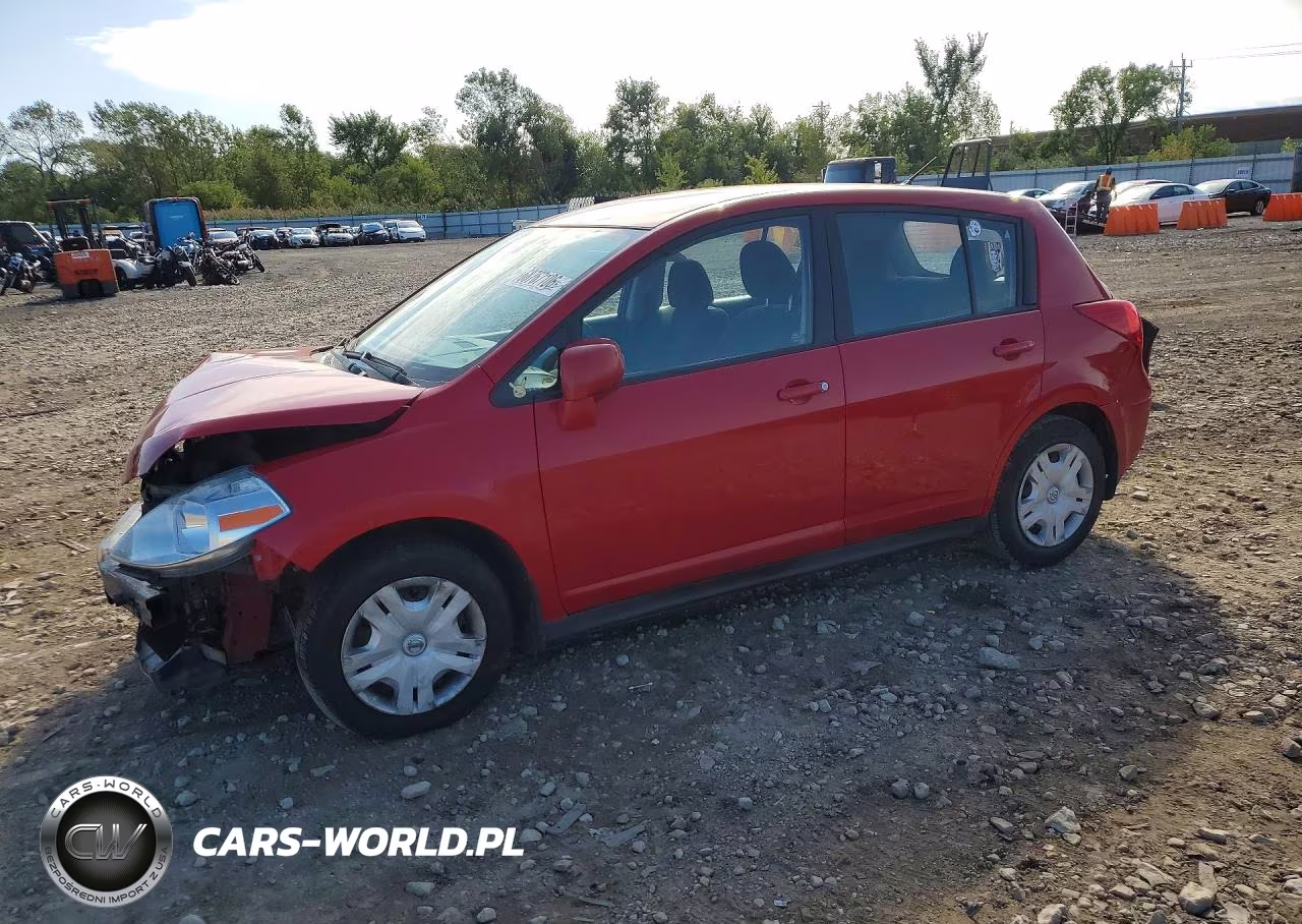 2011 Nissan Versa 1.8 S – zdjęcie 1 z 13