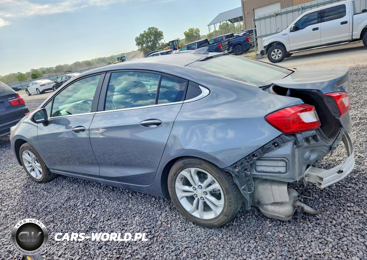 2019 Chevrolet Cruze Lt VIN:1G1BE5SM1K7109061 - 2