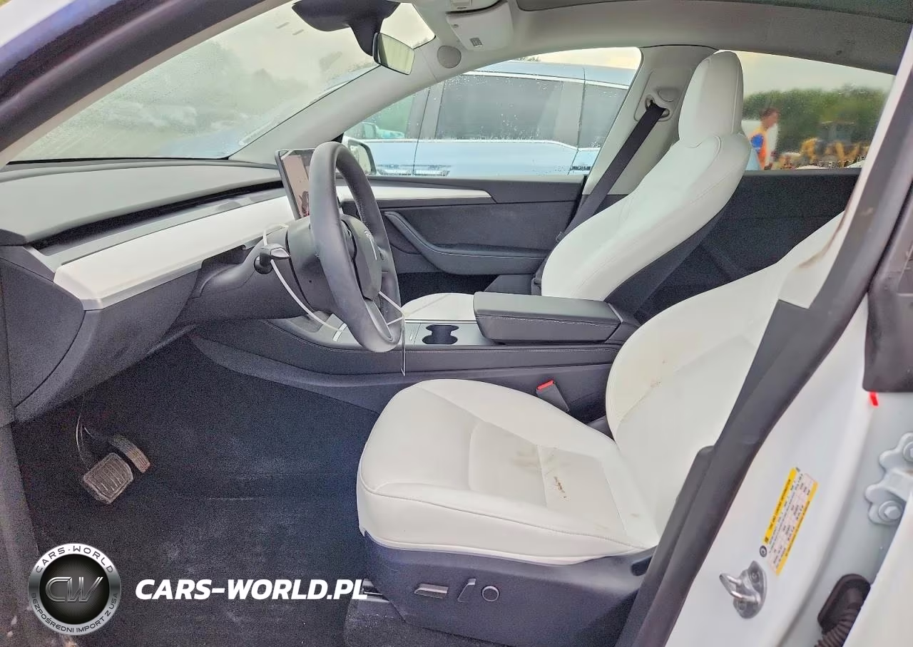 2024 Tesla Model Y VIN:7SAYGDEEXRF170331 - 7