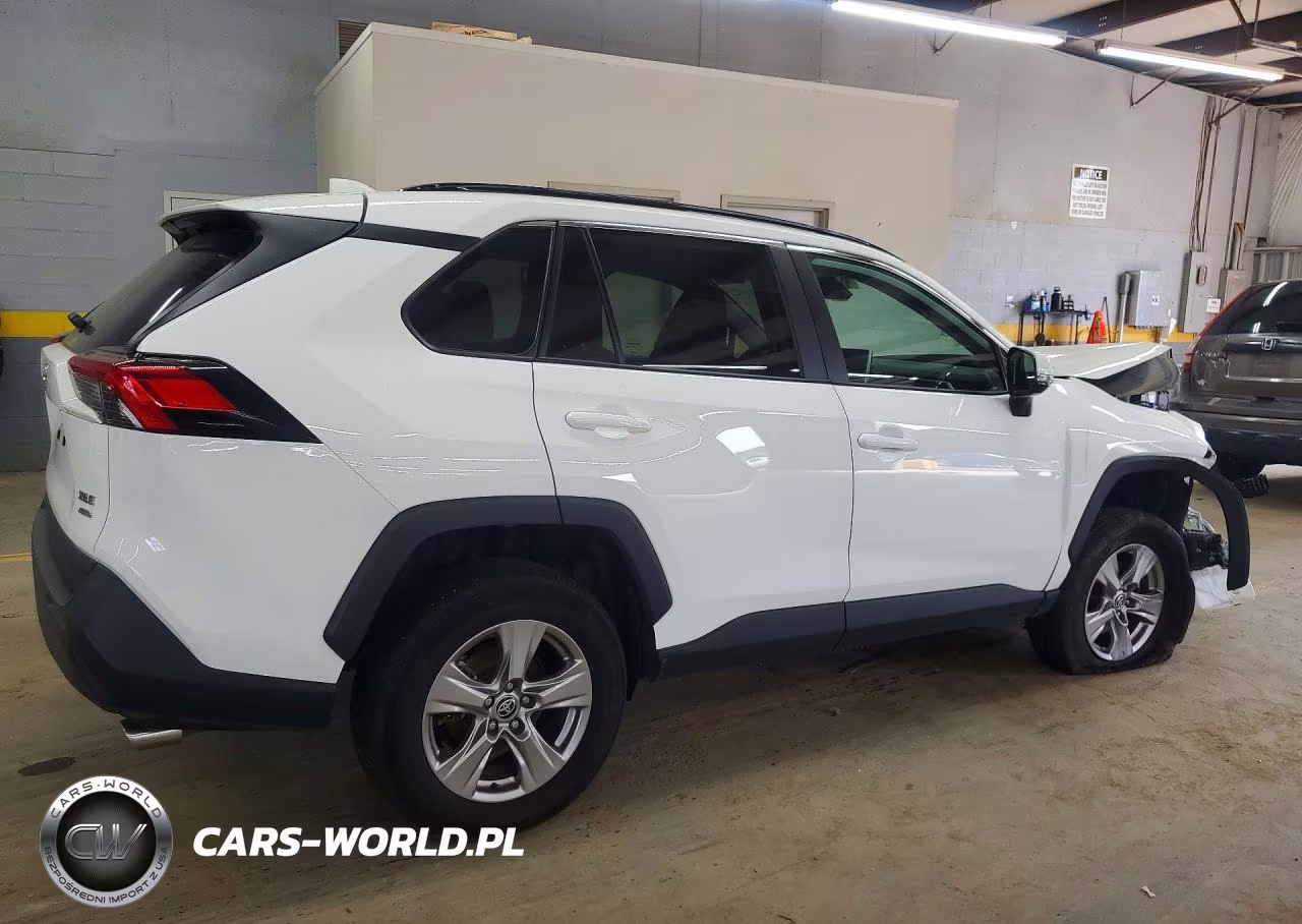 2025 Toyota Rav4 Xle VIN:2T3P1RFV6SW508572 - 3
