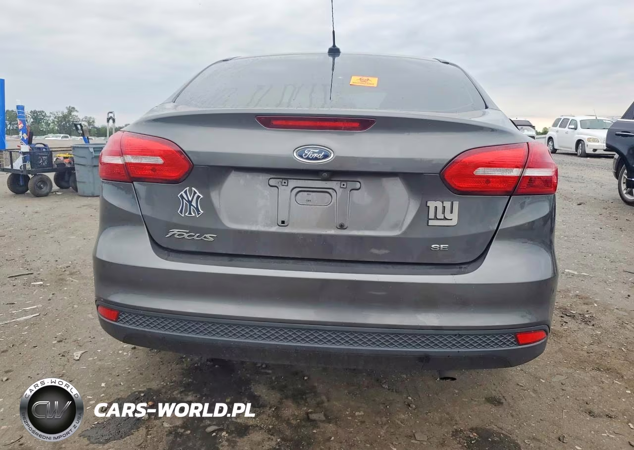 2017 Ford Focus Se VIN:1FADP3F21HL227379 - 6