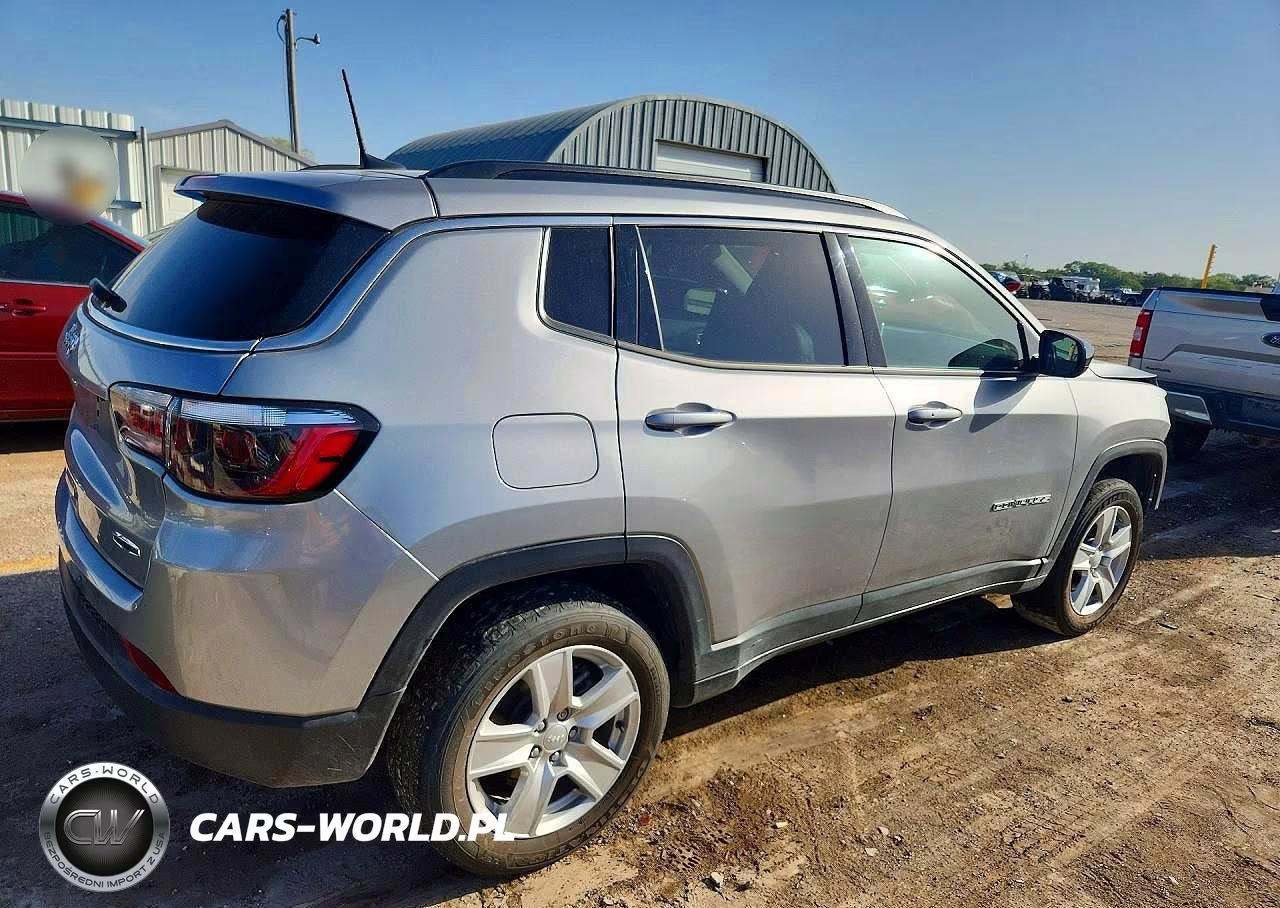 2022 Jeep Compass Latitude VIN:3C4NJDBB8NT134693 - 3