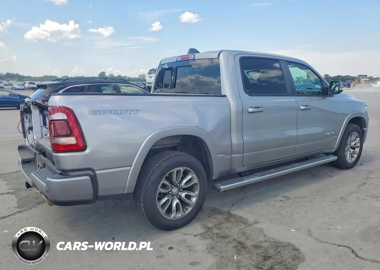 2021 Ram 1500 Laramie VIN:1C6RREJT8MN569133 - 3
