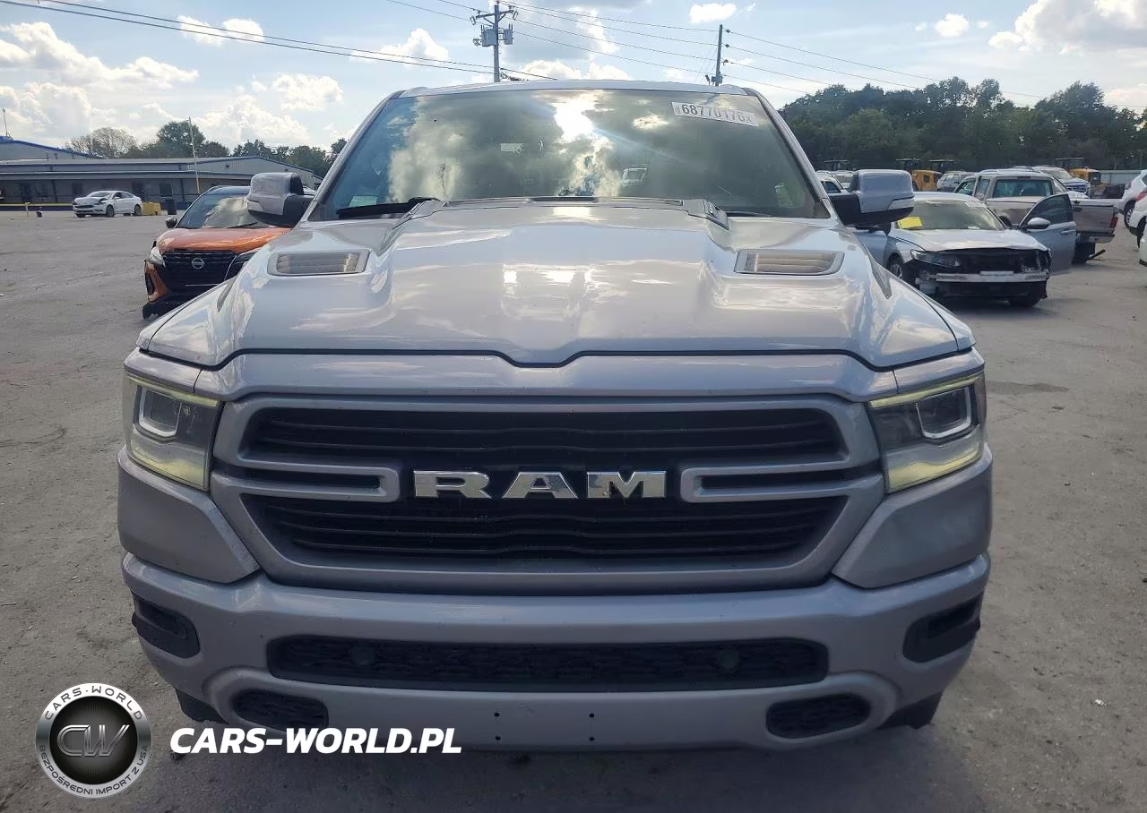 2021 Ram 1500 Laramie VIN:1C6RREJT8MN569133 - 5