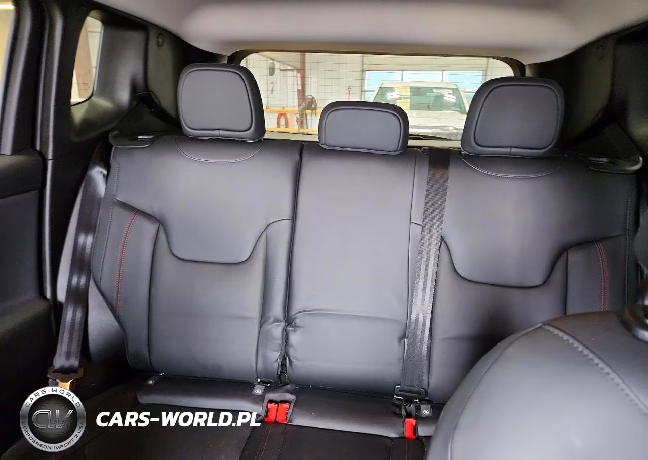 2023 Jeep Renegade Trailhawk VIN:ZACNJDC1XPPP26139 - 10