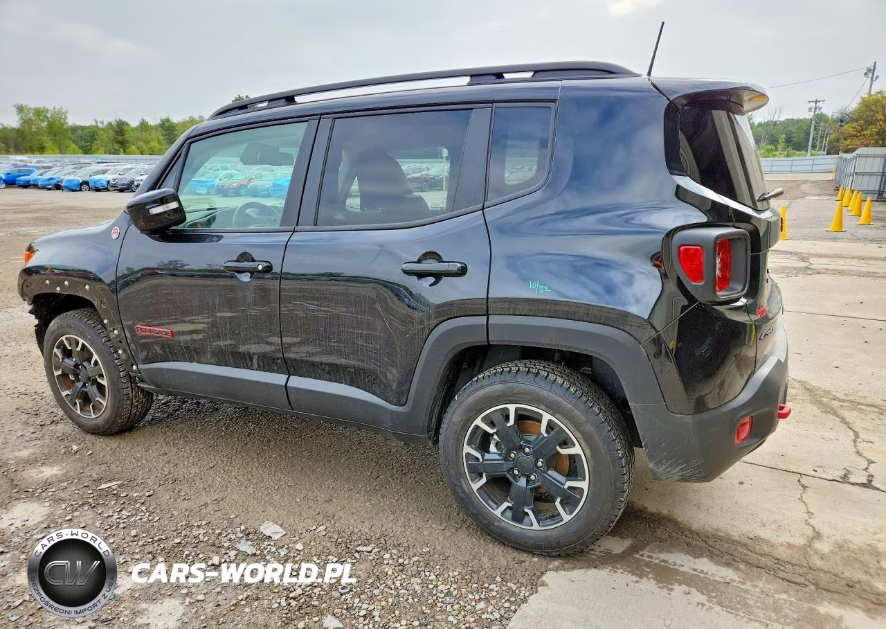 2023 Jeep Renegade Trailhawk VIN:ZACNJDC1XPPP26139 - 2