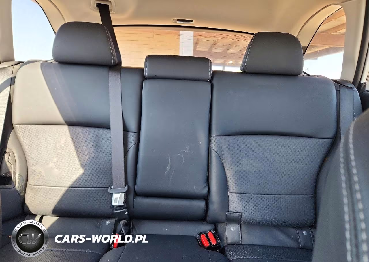 2018 Subaru Outback 3.6R Limited VIN:4S4BSENC4J3379793 - 10