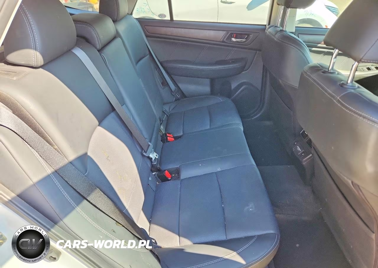 2018 Subaru Outback 3.6R Limited VIN:4S4BSENC4J3379793 - 11