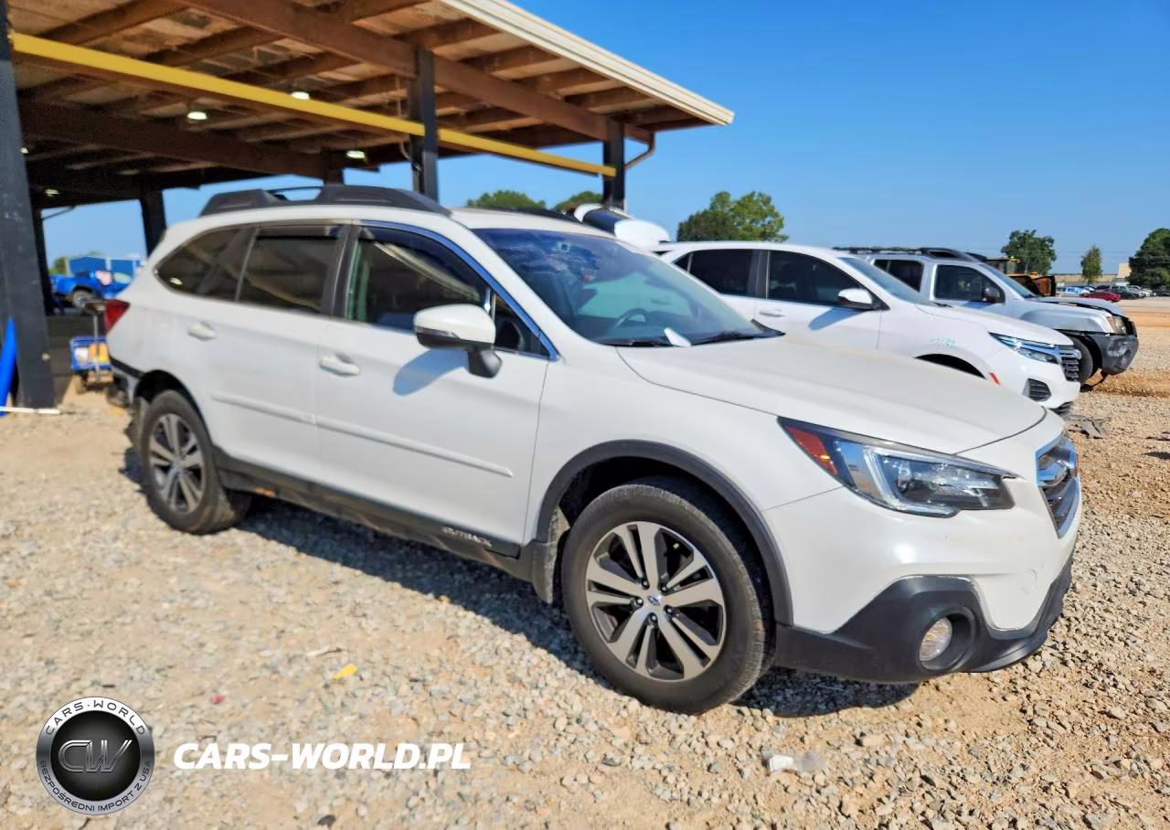 2018 Subaru Outback 3.6R Limited VIN:4S4BSENC4J3379793 - 4