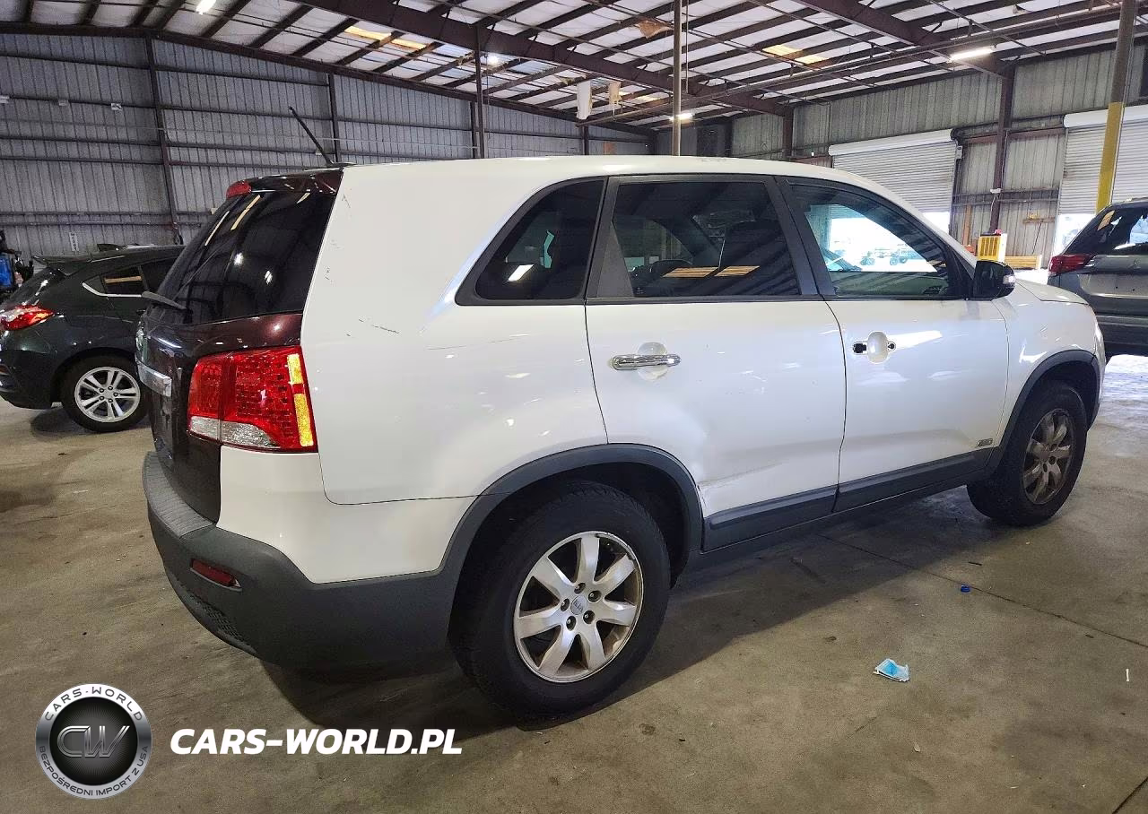 2012 Kia Sorento Lx VIN:5XYKTCA63CG221966 - 3
