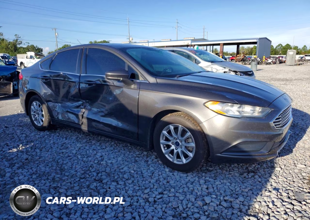 2018 Ford Fusion S VIN:3FA6P0G74JR226705 - 4