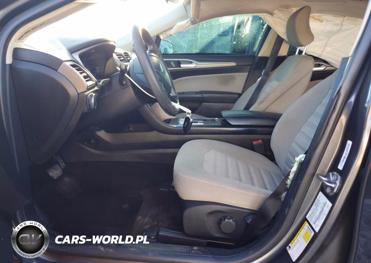 2018 Ford Fusion S VIN:3FA6P0G74JR226705 - 7