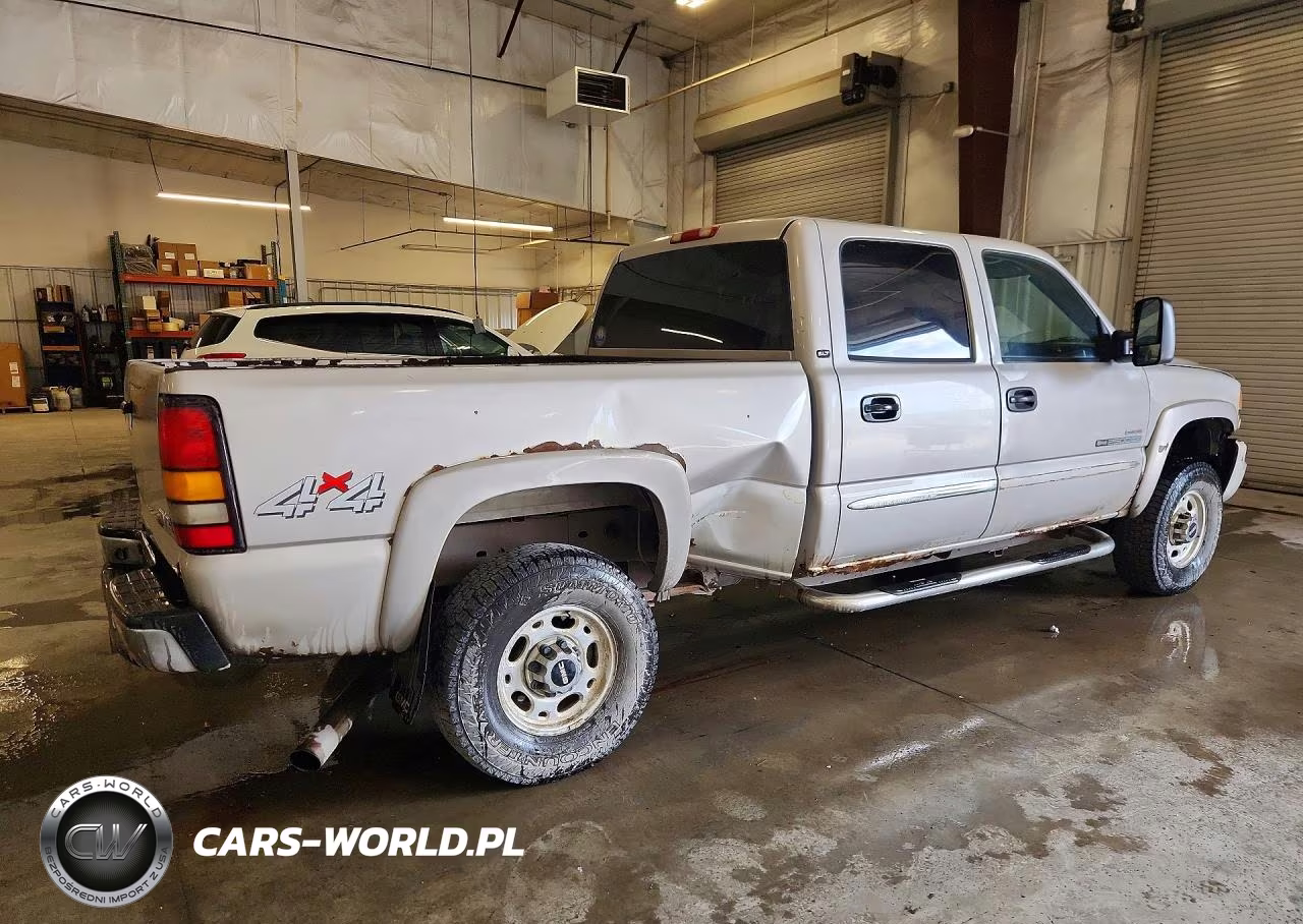 2005 GMC Sierra K2500 Heavy Duty VIN:1GTHK23275F948597 - 3