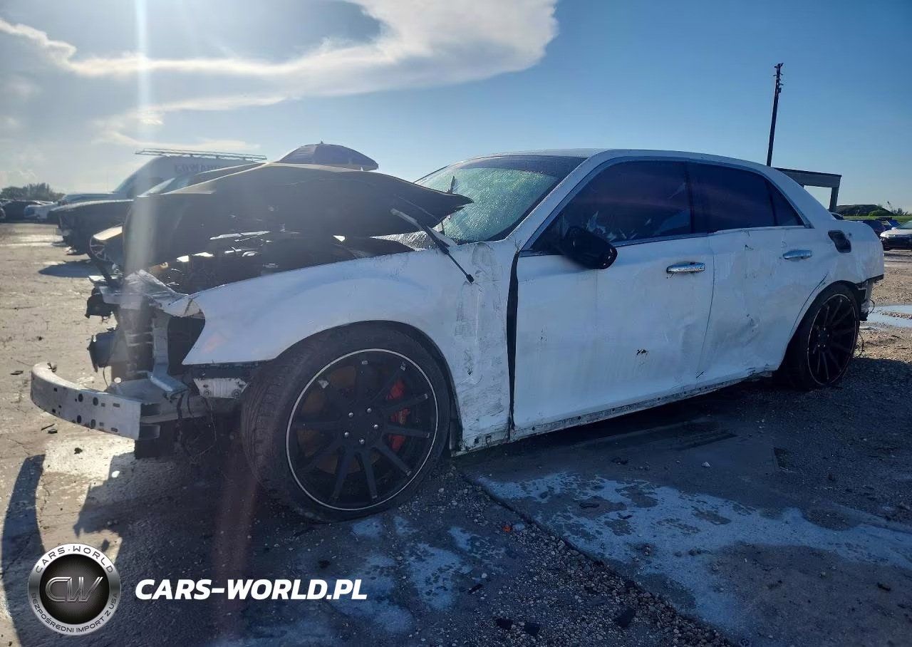 2013 Chrysler 300C VIN:2C3CCAET5DH675720 - 1