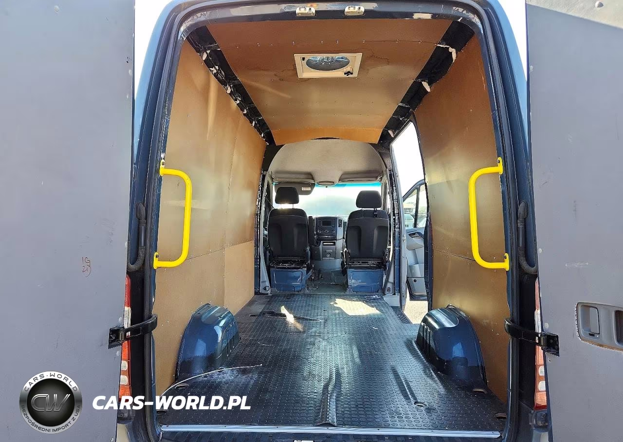 2018 Mercedes-Benz Sprinter Delivery Van VIN:WD3PE7CDXJP637195 - 10