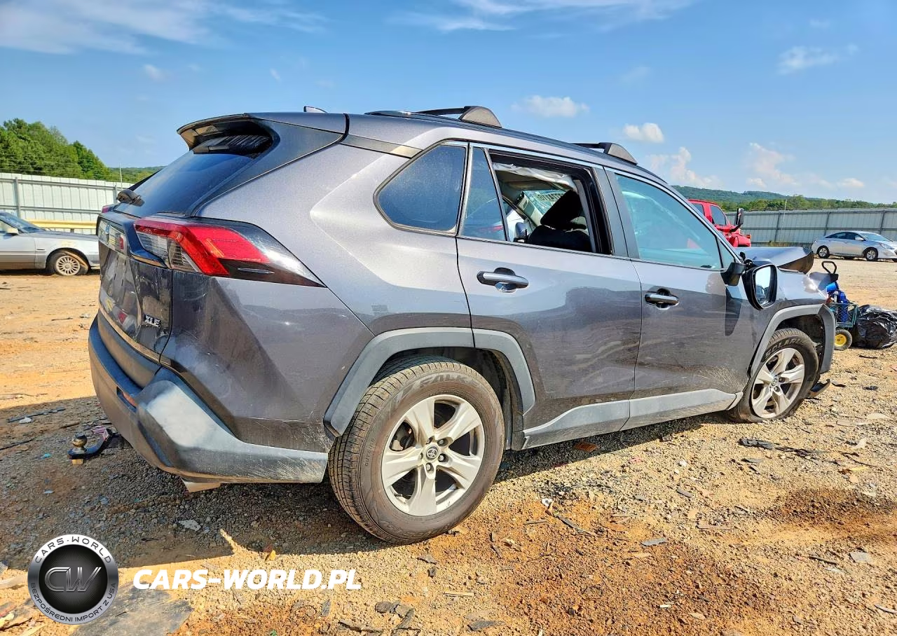 2021 Toyota Rav4 Xle VIN:2T3W1RFV6MC152205 - 3