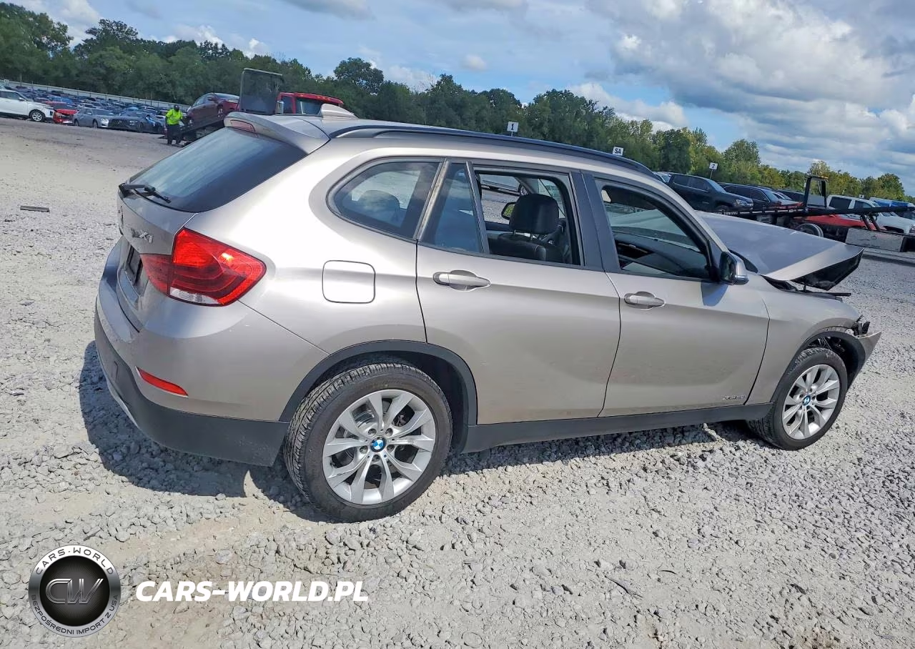 2014 BMW X1 xDrive28I VIN:WBAVL1C50EVY10049 - 3