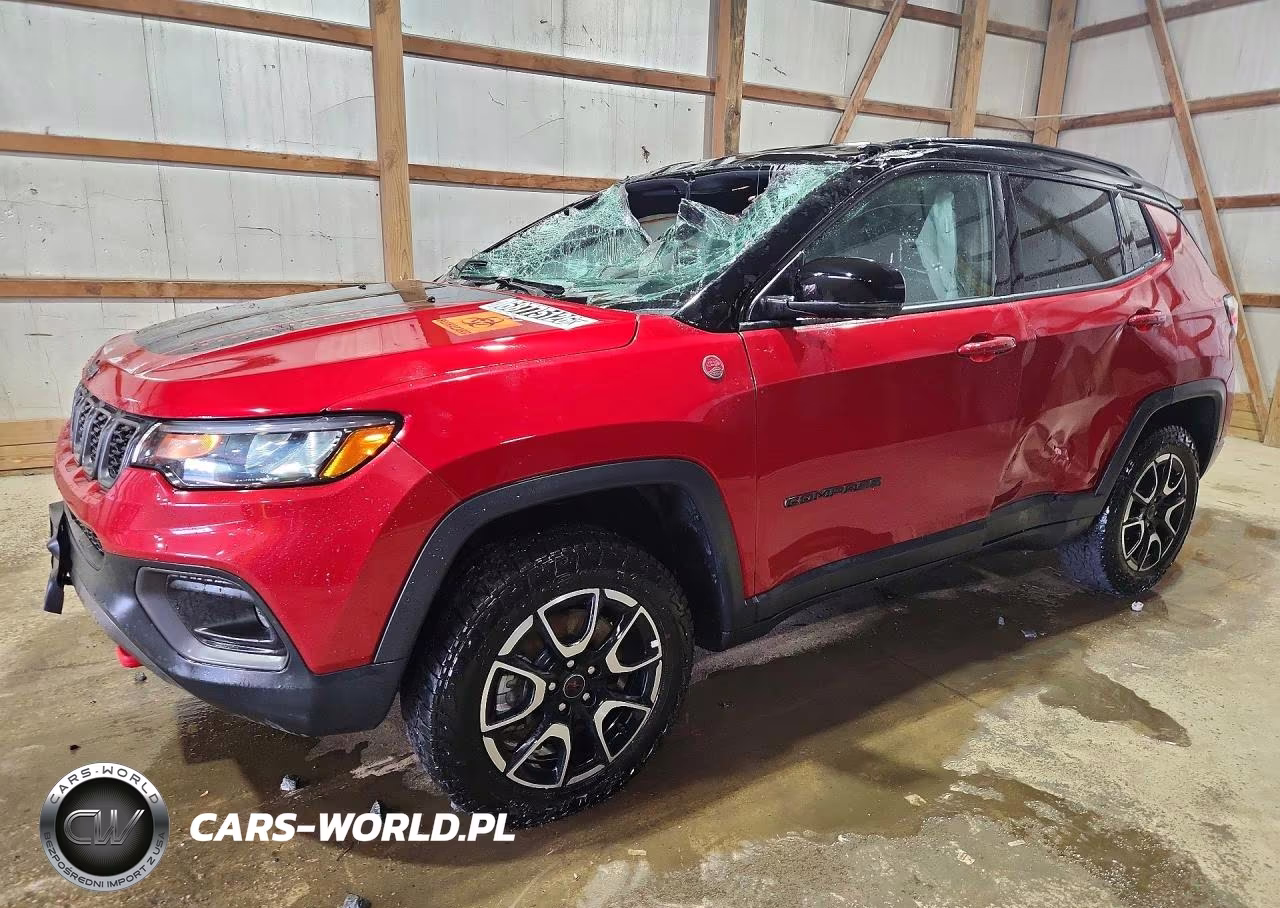 2025 Jeep Compass Trailhawk – zdjęcie 1 z 14