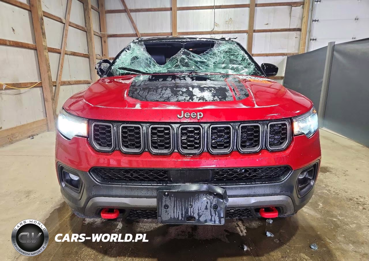2025 Jeep Compass Trailhawk VIN:3C4NJDDN5ST551000 - 5