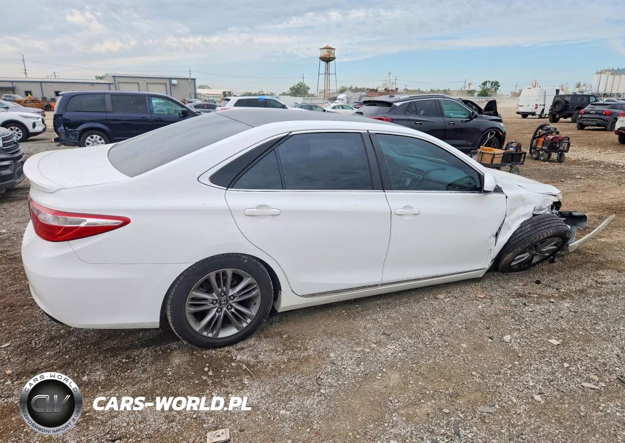 2017 Toyota Camry Se VIN:4T1BF1FK5HU300817 - 3
