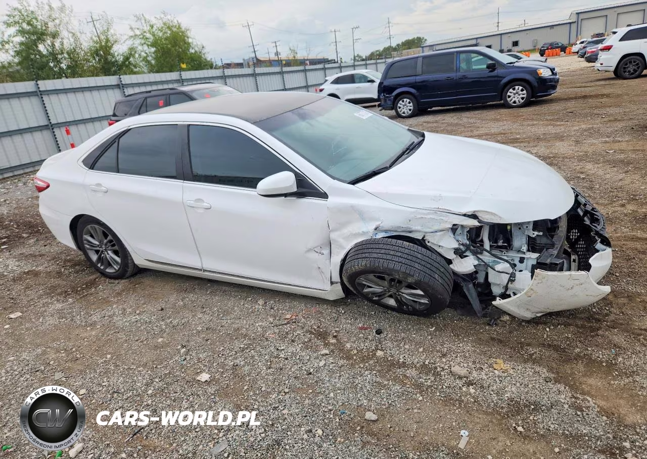 2017 Toyota Camry Se VIN:4T1BF1FK5HU300817 - 4