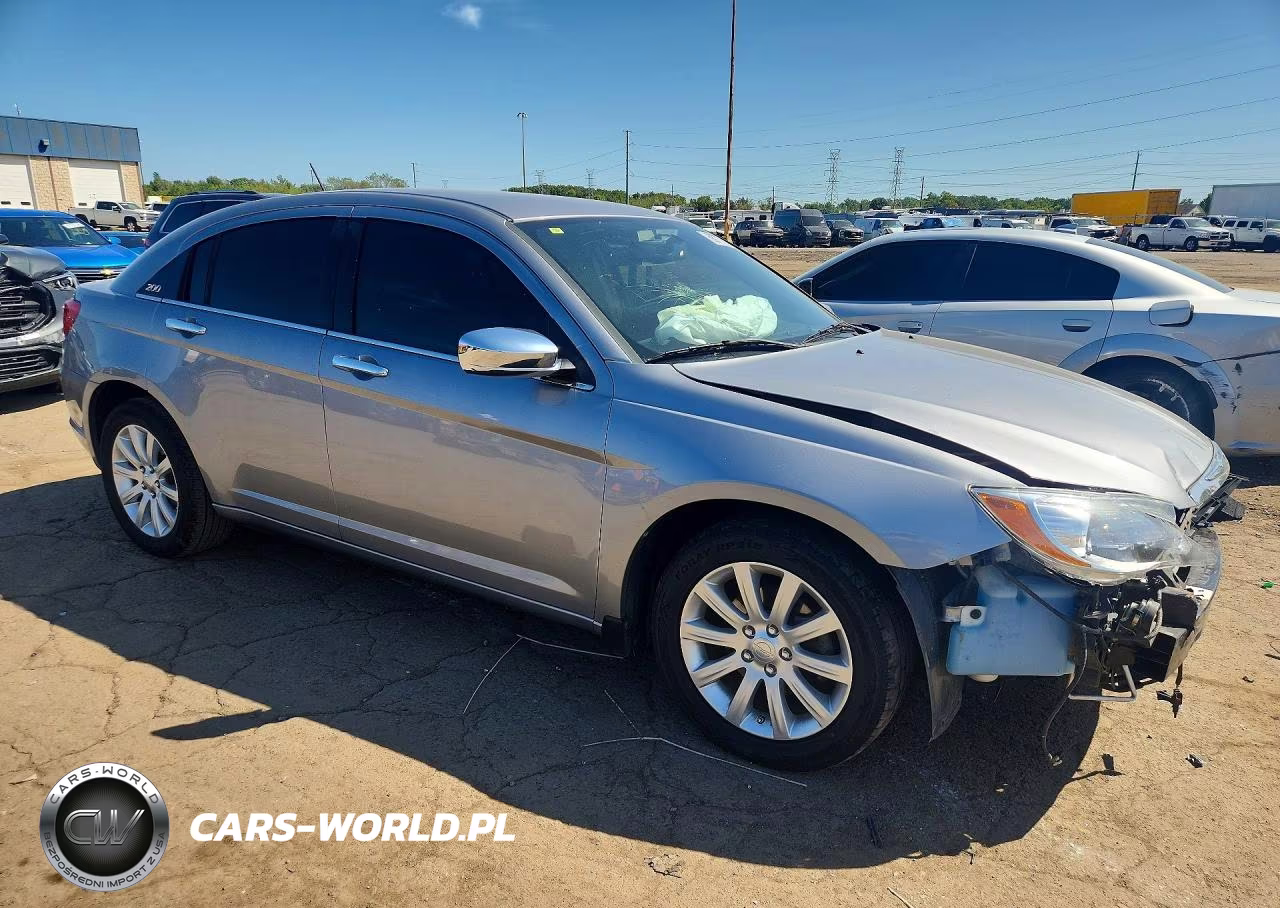 2013 Chrysler 200 Limited VIN:1C3CCBCG1DN718937 - 4