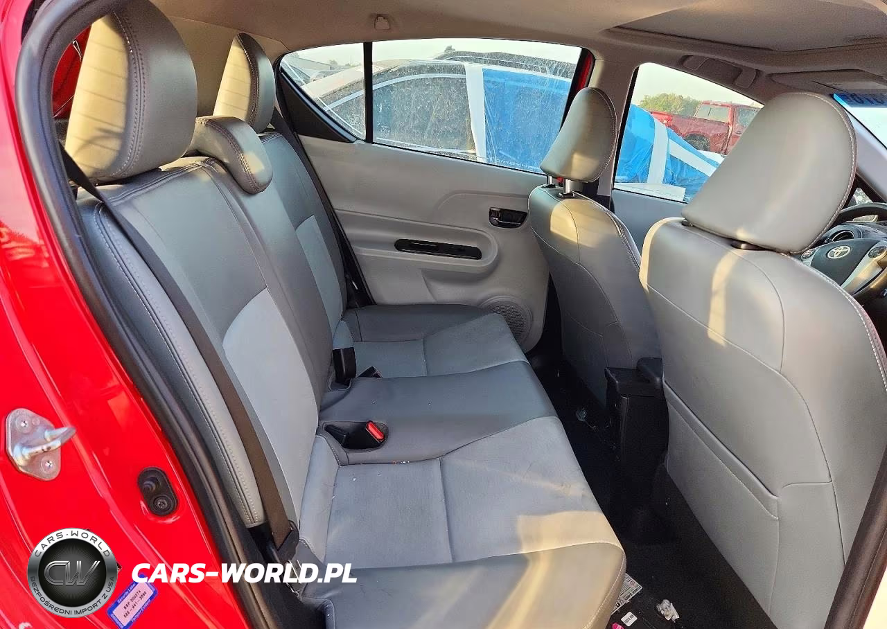 2012 Toyota Prius C Four VIN:JTDKDTB37C1001019 - 10