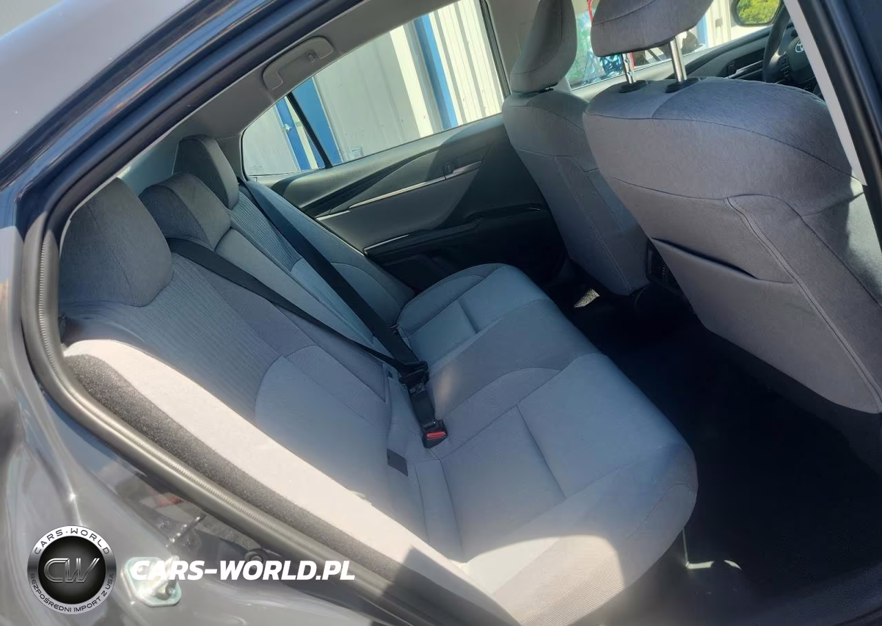 2026 Toyota Camry Le VIN:4T1DAACK1TU323015 - 10