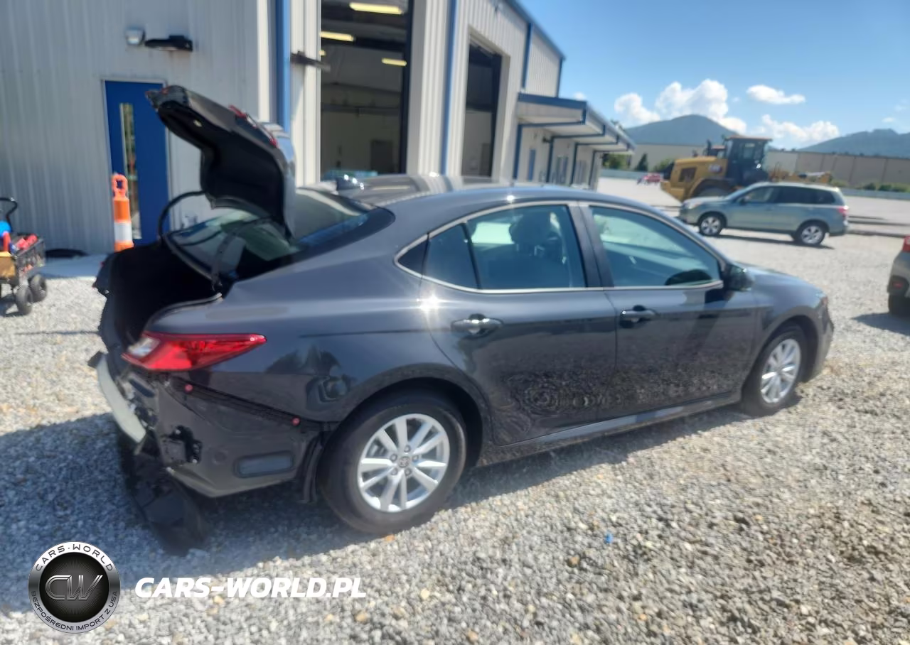 2026 Toyota Camry Le VIN:4T1DAACK1TU323015 - 3