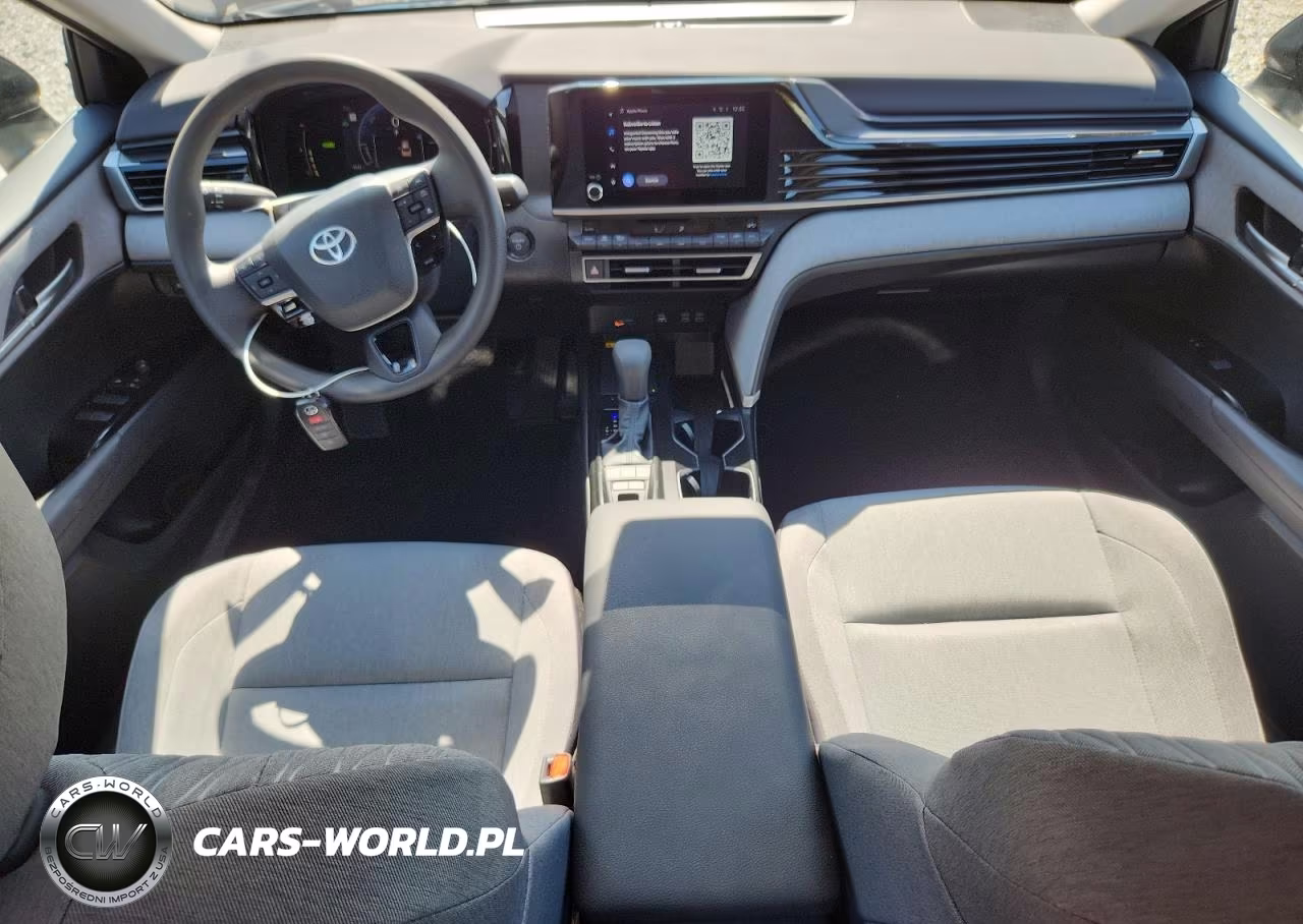2026 Toyota Camry Le VIN:4T1DAACK1TU323015 - 8